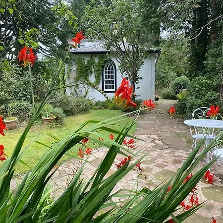 Holly Cottage. Romantic Getaway. Tourist Base.