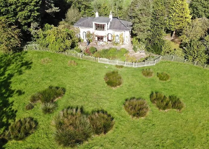 Holly Cottage. Romantic Getaway. Tourist Base. Nyaraló